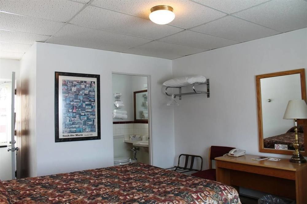 Budget Host Crestview Inn Sault Ste. Marie Exteriér fotografie